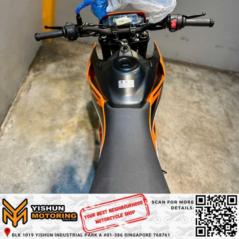 brand_new_ktm_125_smc_r__new_k_0f222c85_processed.jpg
