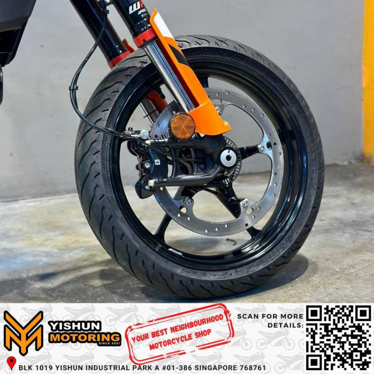 brand_new_ktm_125_smc_r__new_k_820b3a5b_processed.jpg