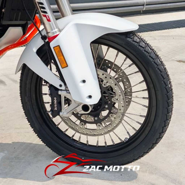 brand_new_ktm_1390_super_adven_0be8146a_processed.jpg