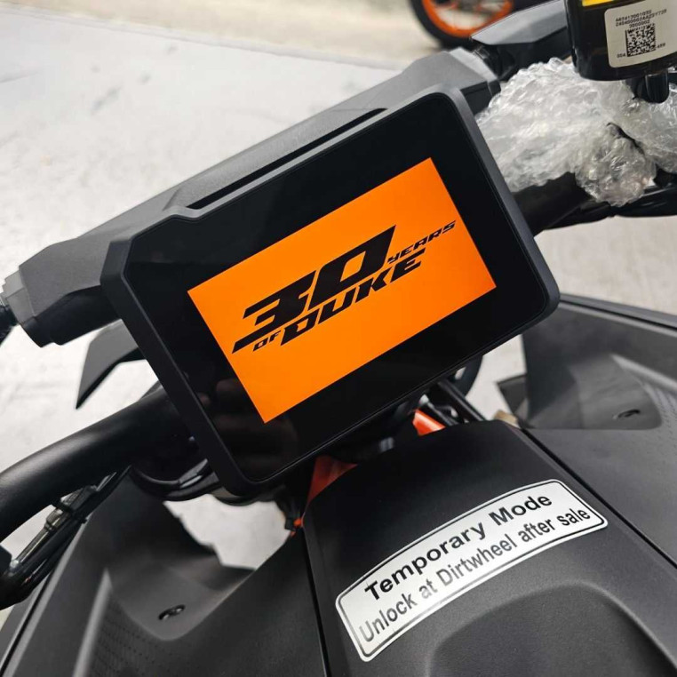brand_new_ktm_1390_super_duke__d33b4597_processed.jpg
