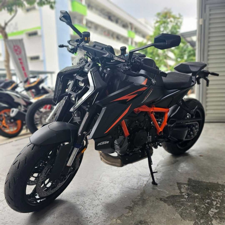 brand_new_ktm_1390_super_duke__e09a0d16_processed.jpg