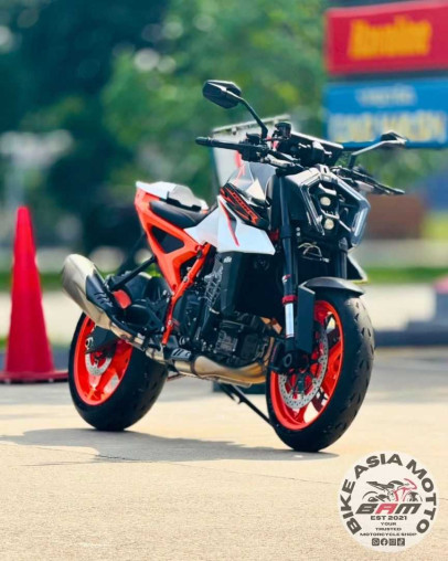 brand_new_ktm_990_duke_r_17859_5ad46626_processed.jpg