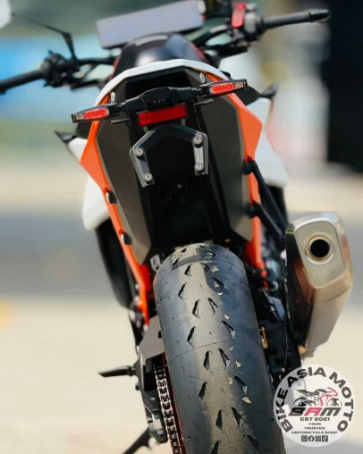 brand_new_ktm_990_duke_r_17859_9f64bdeb_processed.jpg