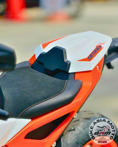 brand_new_ktm_990_duke_r_17859_c2835ec0_processed.jpg