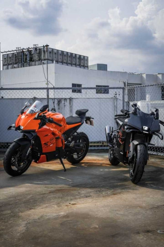 brand_new_ktm_990_rc_r__new_mo_434c5be3_processed_converted.avif