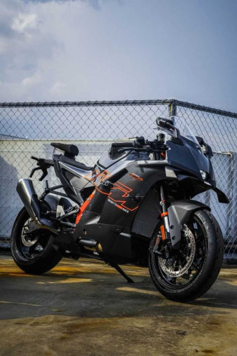 brand_new_ktm_990_rc_r__new_mo_b27cb9f8_processed.jpg