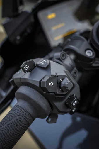 brand_new_ktm_990_rc_r__new_mo_eade96d0_processed.jpg