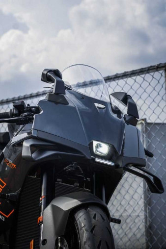 brand_new_ktm_990_rc_r__new_mo_f428852d_processed.jpg