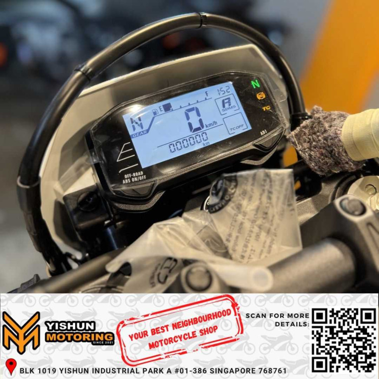brand_new_suzuki_drz4sm__new_s_12d4963a_processed.jpg