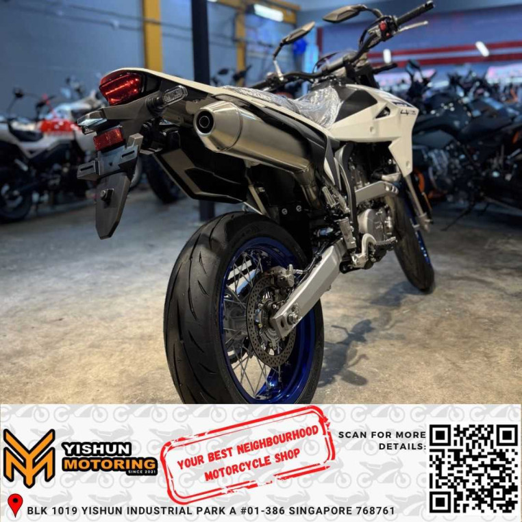 brand_new_suzuki_drz4sm__new_s_302712dc_processed.jpg