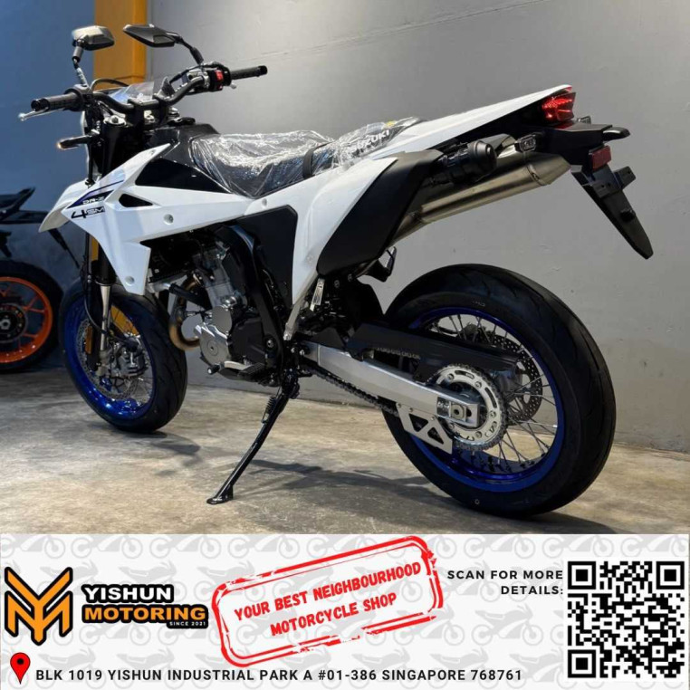 brand_new_suzuki_drz4sm__new_s_bc35d7c0_processed.jpg