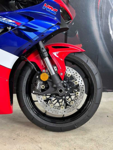 honda_cbr1000rrr__new_honda_cb_6595ee88_processed.jpg