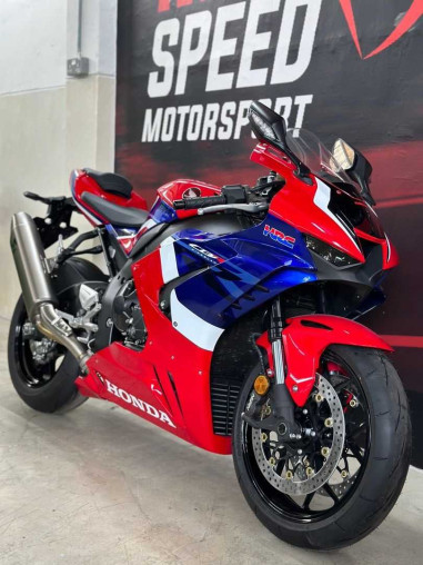 honda_cbr1000rrr__new_honda_cb_76482d73_processed.jpg