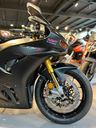 honda_cbr1000rrr_sp_1721116868_d6d3418e_processed.jpg