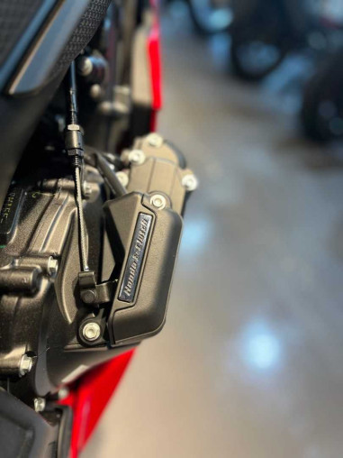 honda_cbr650r_eclutch_17421945_a90b5533_processed.jpg