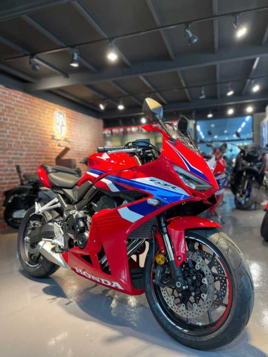 honda_cbr650r_eclutch_17421945_b9a342be_processed.jpg