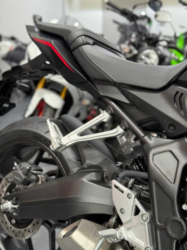honda_cbr650r_eclutch_17509073_e76905b2_processed.jpg