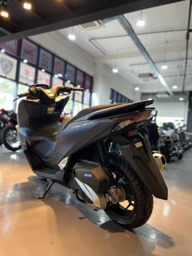 honda_pcx_160_1749612684_e0763_1c9a5876_processed.jpg