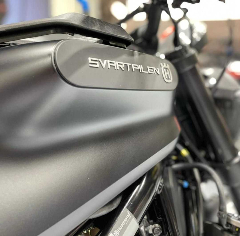 husqvarna_svartpilen_200_17028_13c485e4_processed.jpg