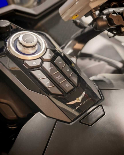 jun_2023_honda_goldwing_dct__g_cb4680bc_processed.jpg