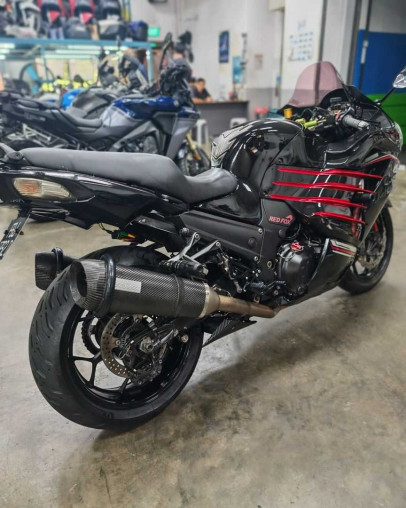 kawasaki_zzr1400_coe_2032_1785_bb649542_processed.jpg