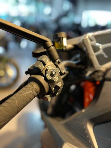 ktm_1390_super_duke_evo_171783_0bdc00c7_processed.jpg