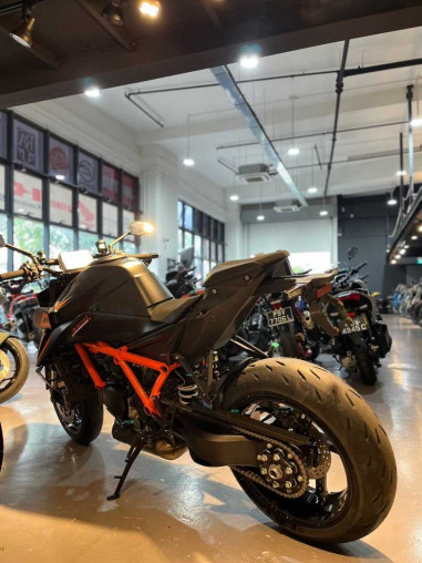 ktm_1390_super_duke_evo_171783_2346919a_processed.jpg