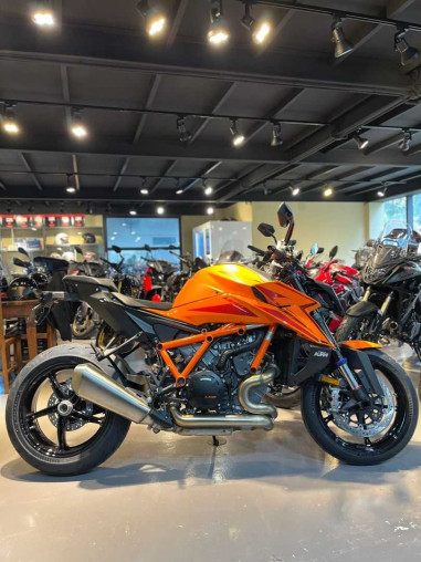 ktm_1390_super_duke_evo_171783_4cb68e7f_processed.jpg