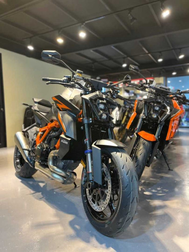 ktm_1390_super_duke_evo_171783_94ca75d6_processed.jpg