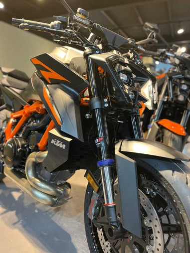 ktm_1390_super_duke_evo_171783_ba8a10b2_processed.jpg