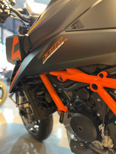 ktm_1390_super_duke_evo_171783_e1d01bed_processed.jpg