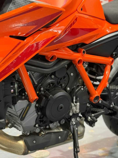 ktm_1390_super_duke_r_evo_1743_02d1e6d7_processed.jpg