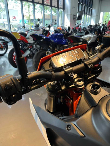 ktm_390_smc_r_1755169508_0127d_89c8309e_processed.jpg