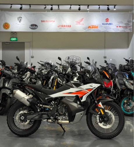 ktm_790_adventure_1767951672_8_701a2ea6_processed_converted.avif