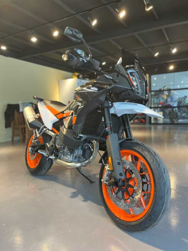 ktm_890_smt_1693106251_4872f17_46dfa013_processed_converted.avif