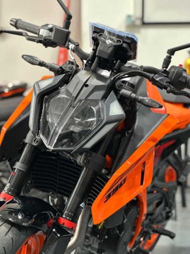 ktm_duke_390_2024_1710824684_b_cb143bbd_processed.jpg