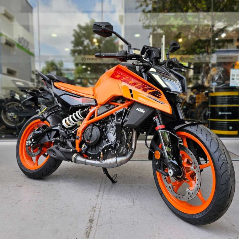 ktm_duke_390__2024_model__1710_17a25212_processed_converted.avif