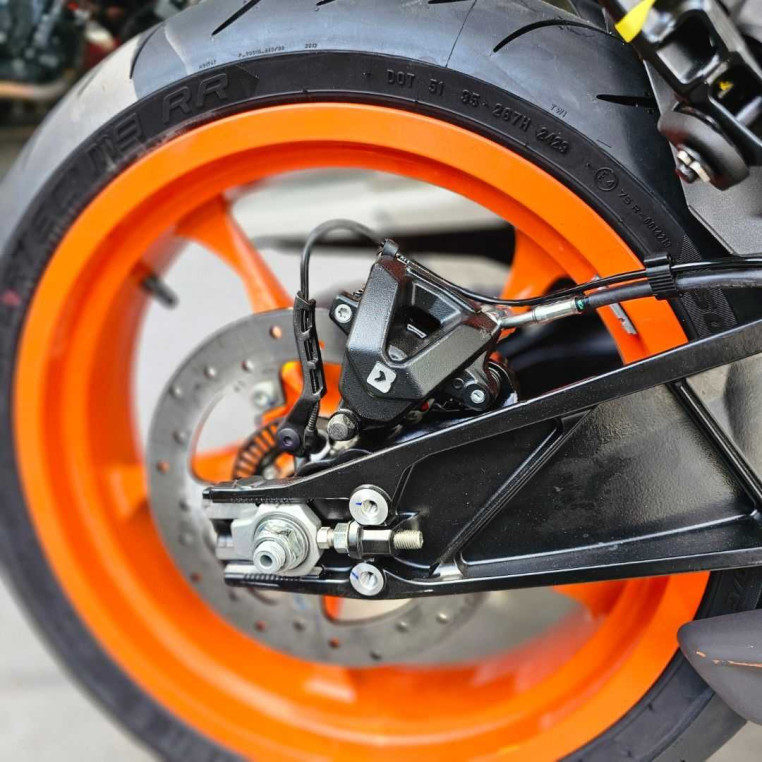 ktm_duke_390__2024_model__1710_33ea0ce5_processed.jpg