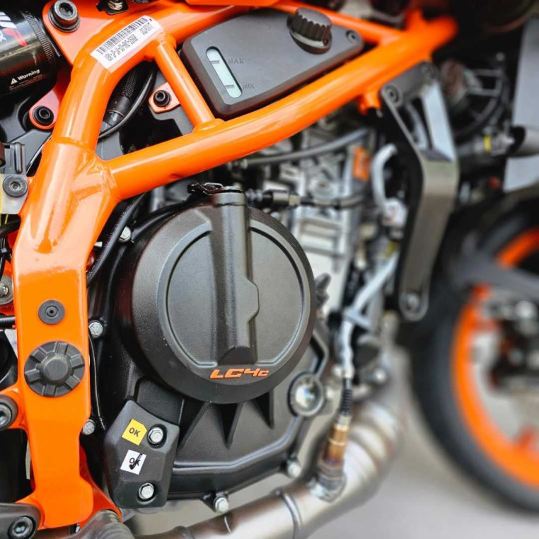 ktm_duke_390__2024_model__1710_402f5513_processed.jpg