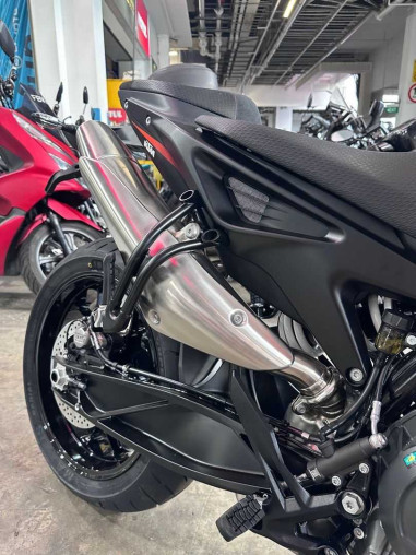ktm_duke_790_1766995690_1d2a1a_5a5cfd70_processed.jpg