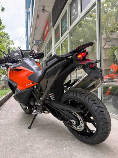 ktm_super_adventure_1390_17775_17c40014_processed.jpg