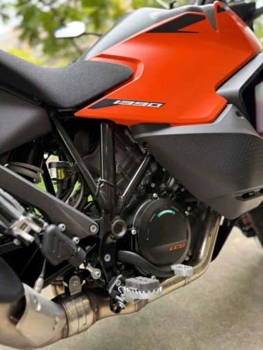 ktm_super_adventure_1390_17775_a96db72f_processed.jpg