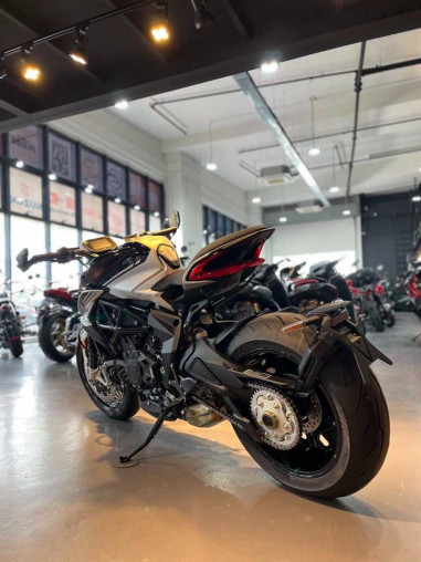 mv_agusta_brutale_800_rr_ottan_b41fba7c_processed.jpg
