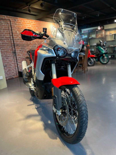 mv_agusta_enduro_veloce__endur_2c3dcc2a_processed.jpg