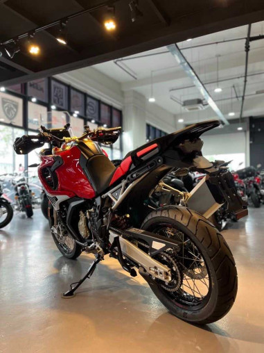mv_agusta_enduro_veloce__endur_60027b16_processed.jpg