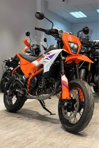 new_2025_ktm_390_smc_r__390_sm_983683cf_processed_converted.avif
