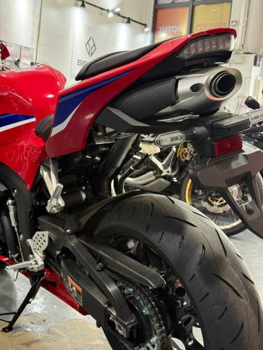 new_honda_cbr600rr_for_sale_17_f622f478_processed.jpg