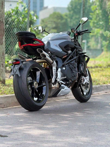 new_mv_agusta_brutale_1000_rs__8943d289_processed.jpg