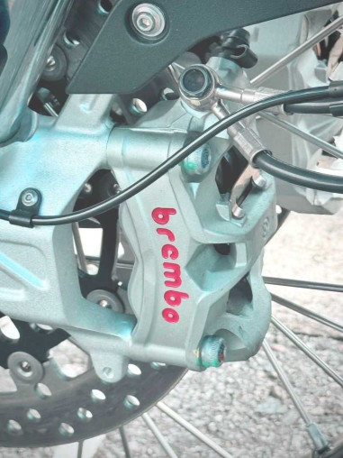 new_mv_agusta_enduro_veloce_17_2502010e_processed.jpg