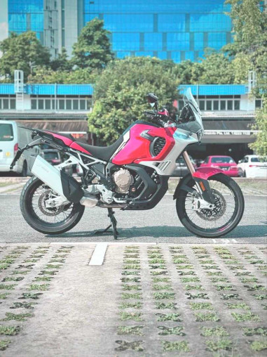 new_mv_agusta_enduro_veloce_17_7e79c7bc_processed.jpg